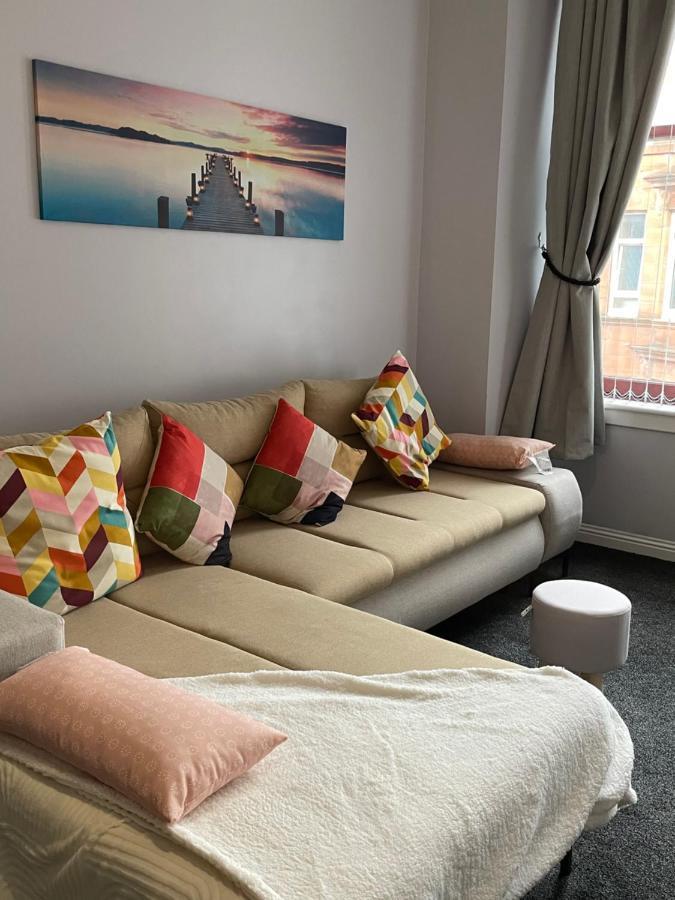 Spacious One Bedroom Flat, Entire Property. Грінок Екстер'єр фото